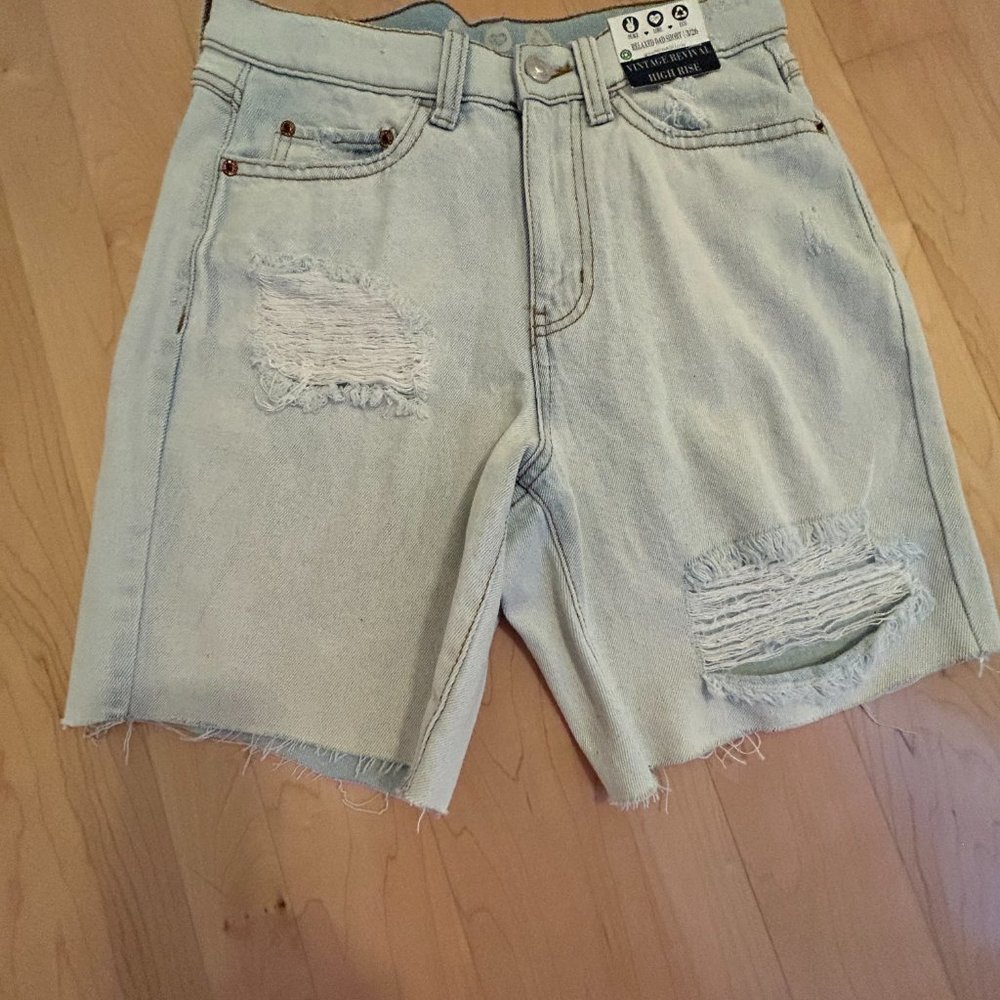 NWT Women Juniors Vintage Revival High Rise Relaxed Dad Shorts Size 3
